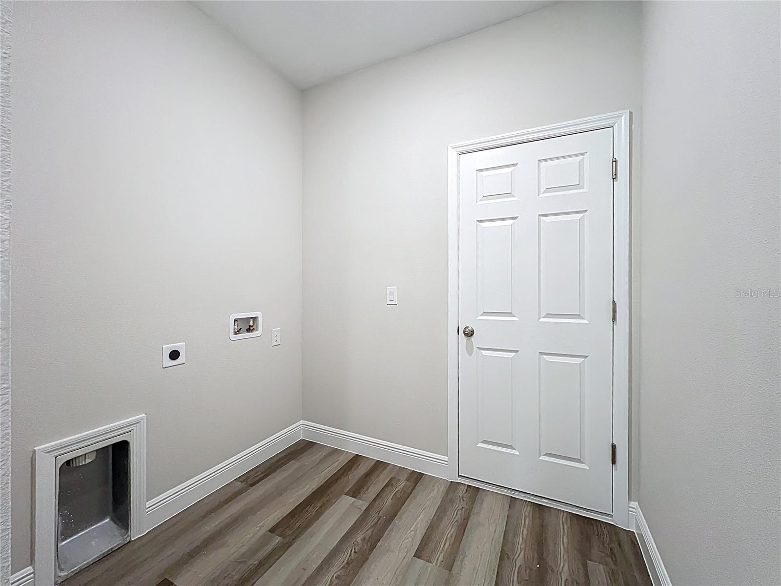 1211 S SAN MATEO DR — photo 41