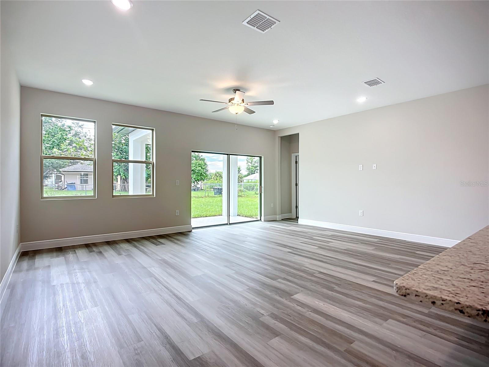 1211 S SAN MATEO DR — photo 20