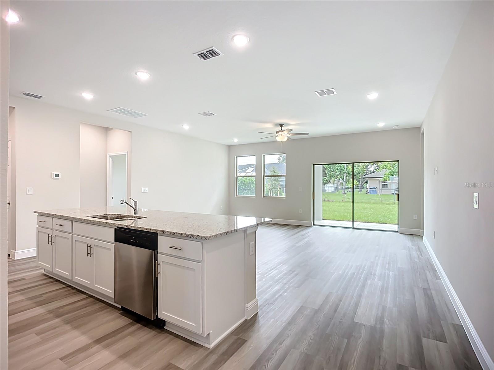 1211 S SAN MATEO DR — photo 12