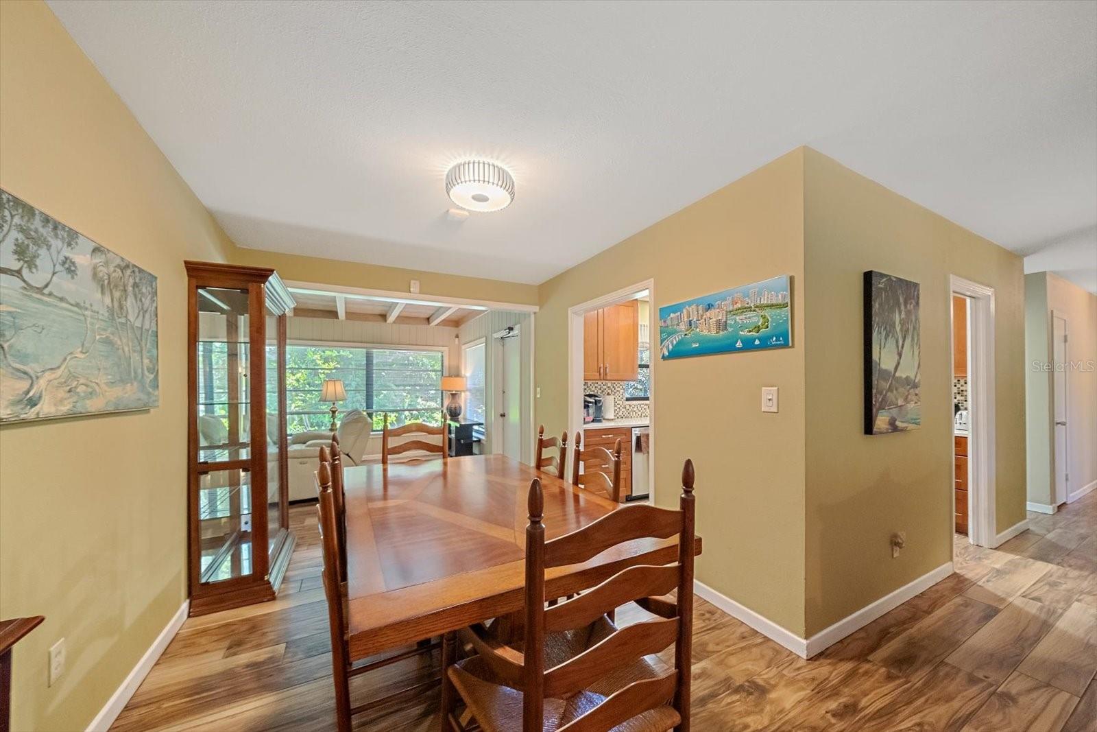 2462 CLEMATIS ST — photo 11