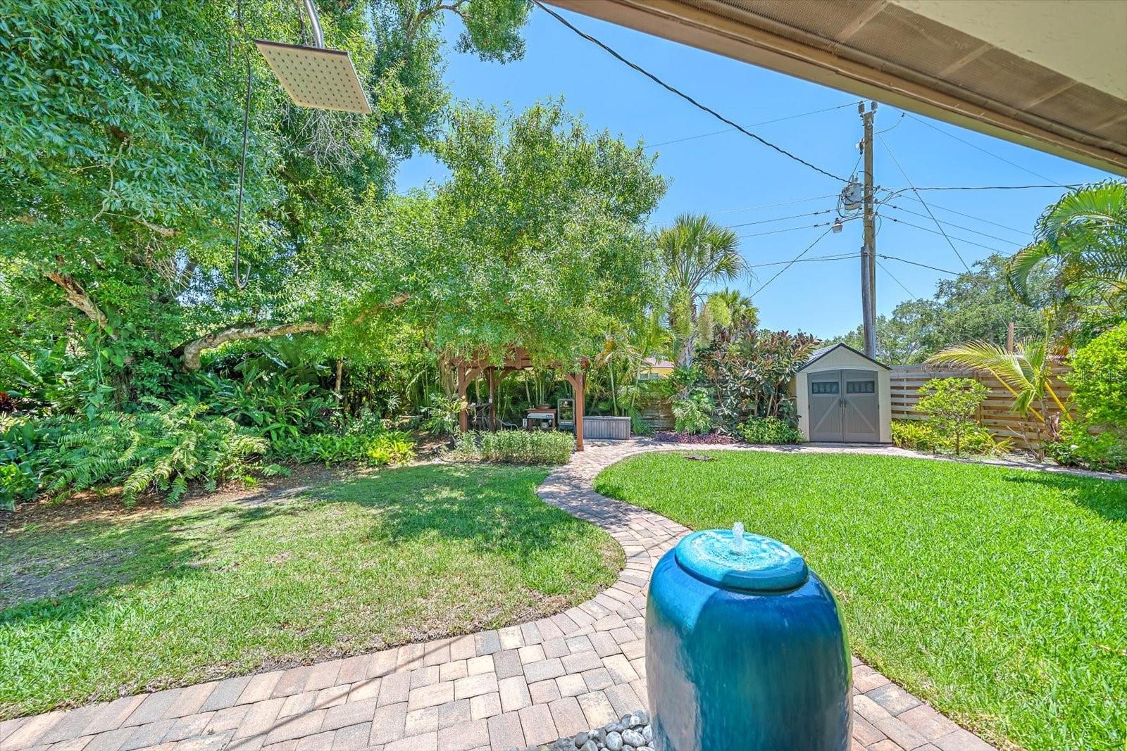 2462 CLEMATIS ST — photo 35