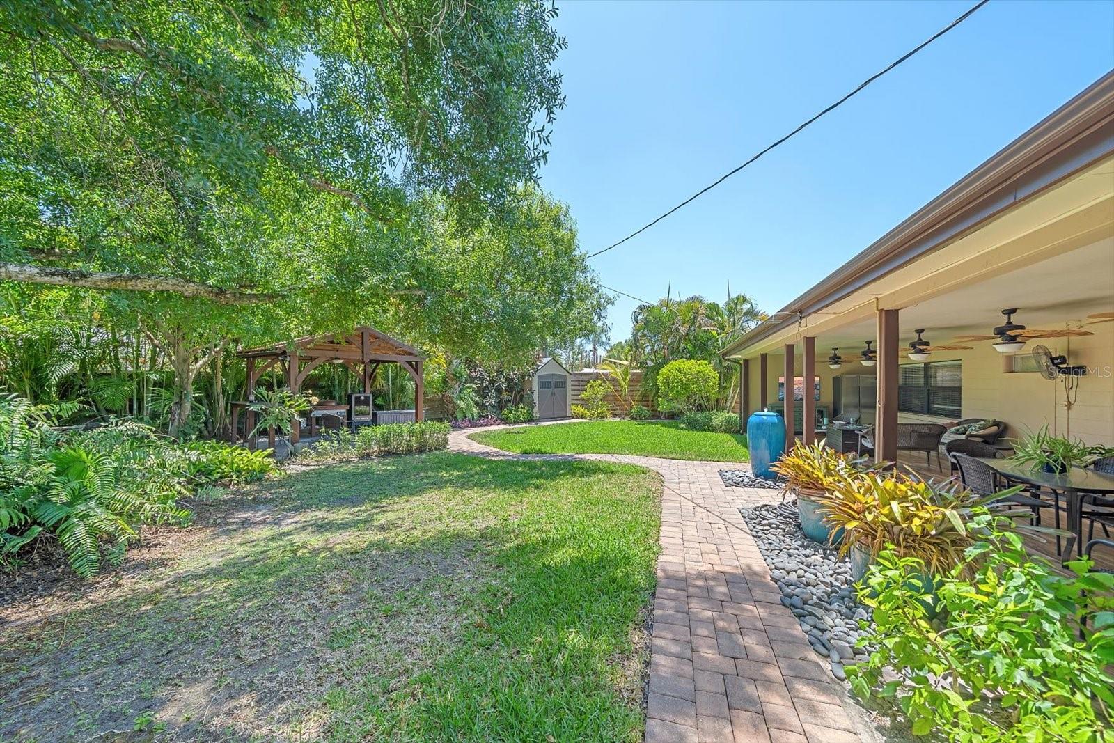 2462 CLEMATIS ST — photo 36
