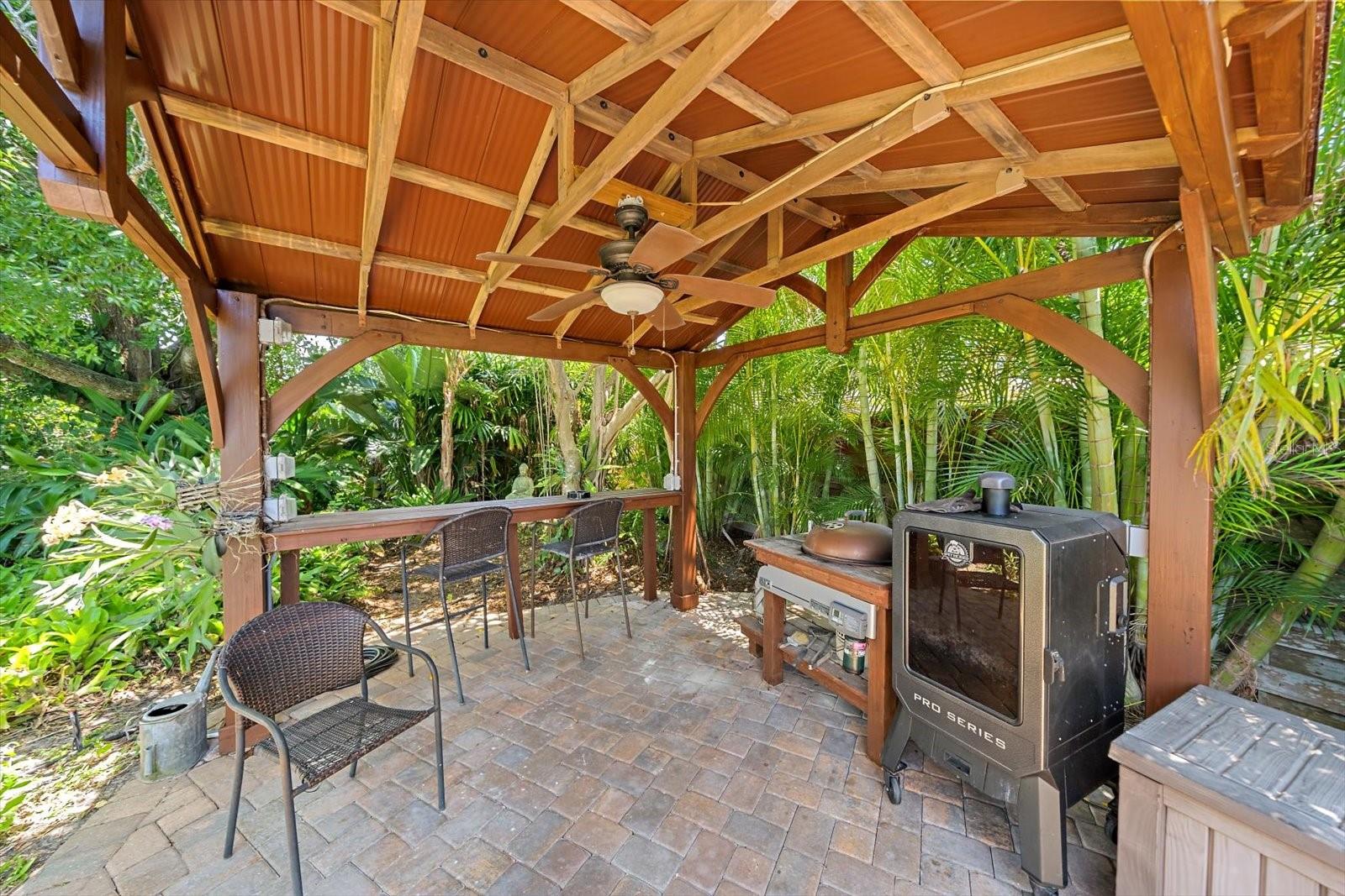 2462 CLEMATIS ST — photo 37