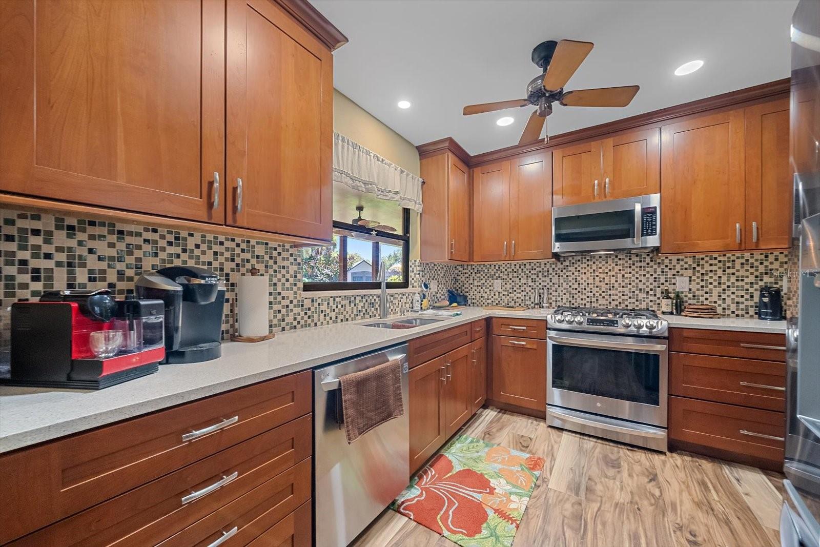 2462 CLEMATIS ST — photo 14