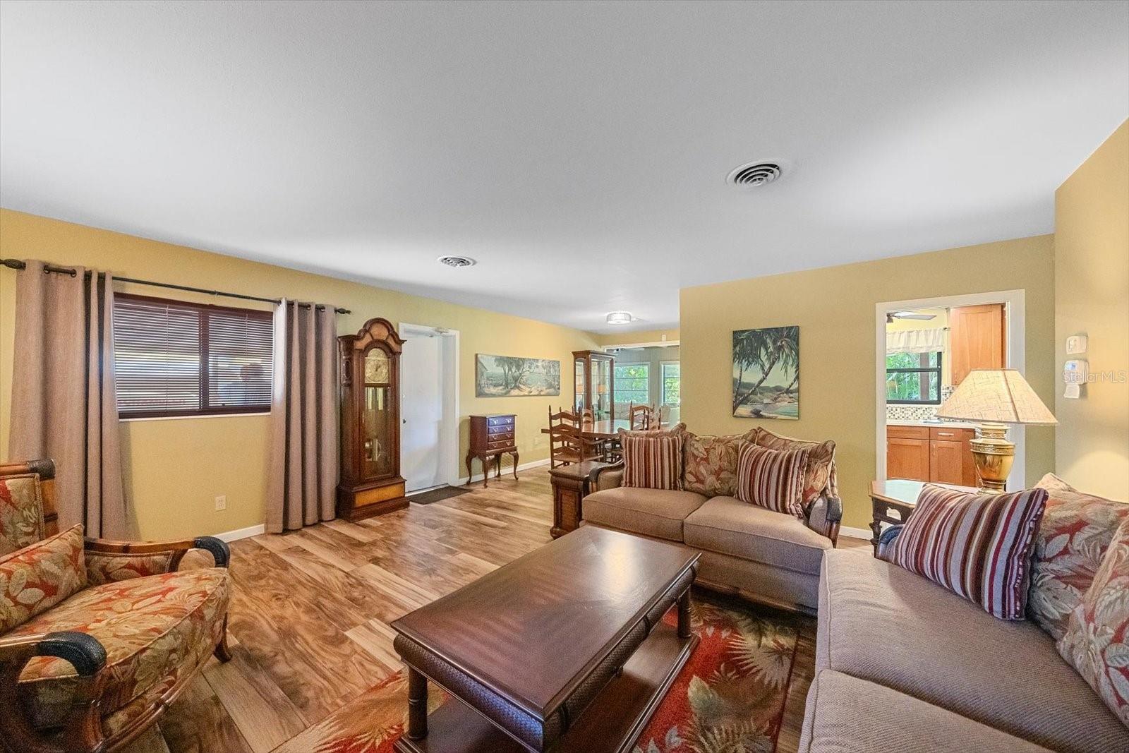 2462 CLEMATIS ST — photo 10