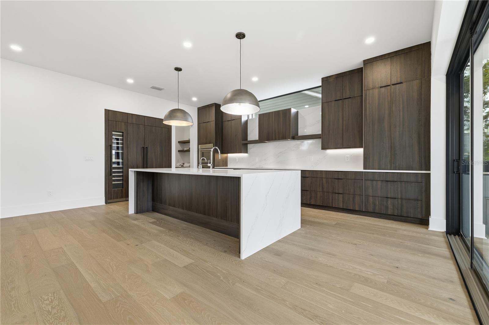 2517 N RIVERSIDE DR — photo 9