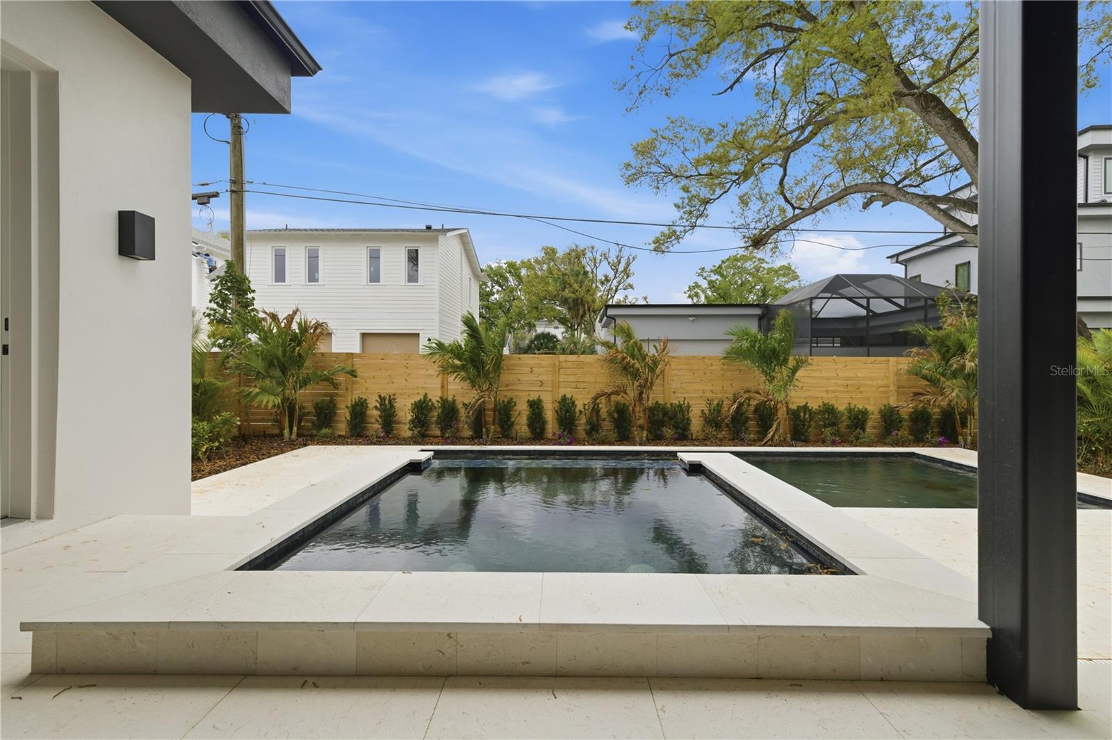 2517 N RIVERSIDE DR — photo 65