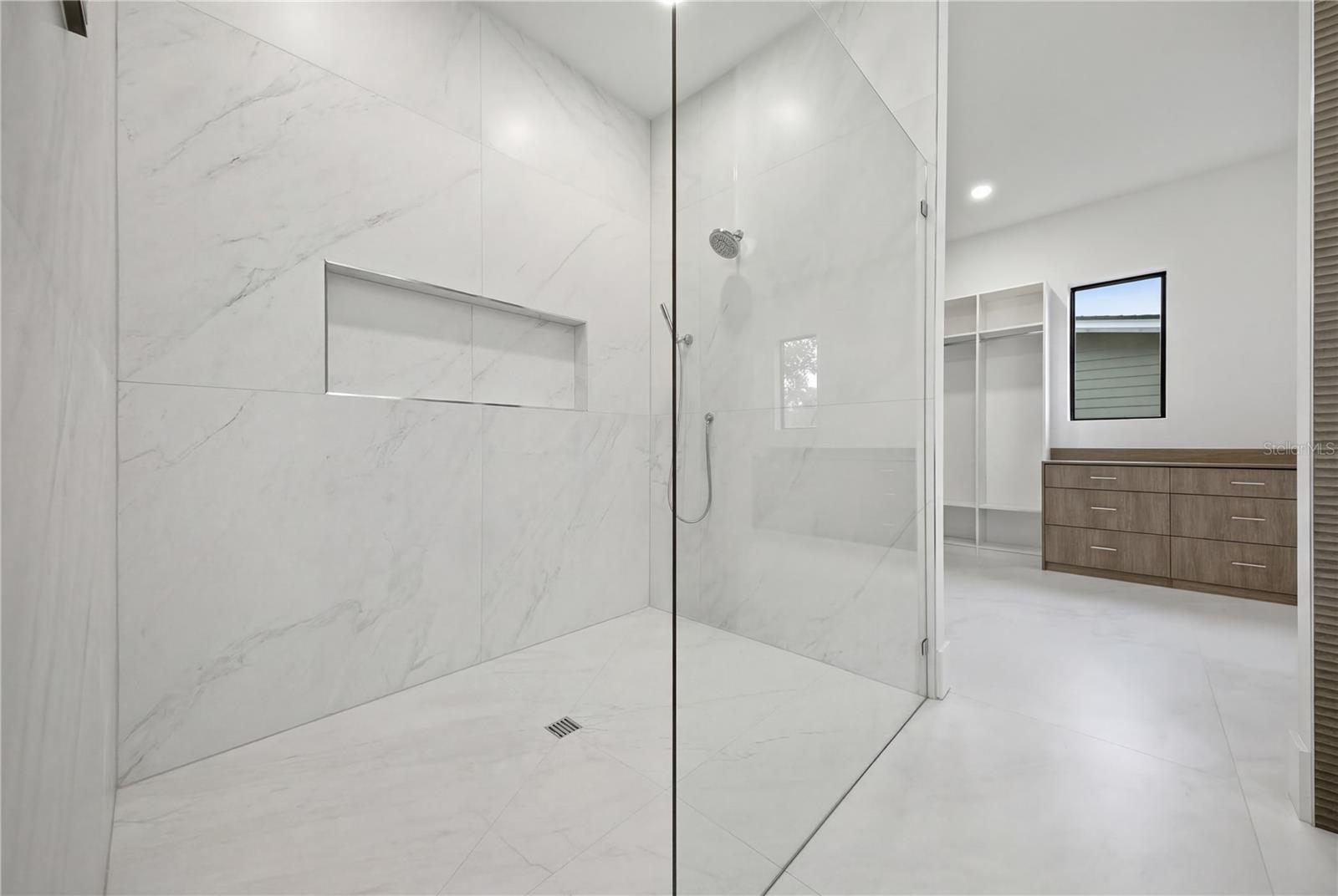 2517 N RIVERSIDE DR — photo 60