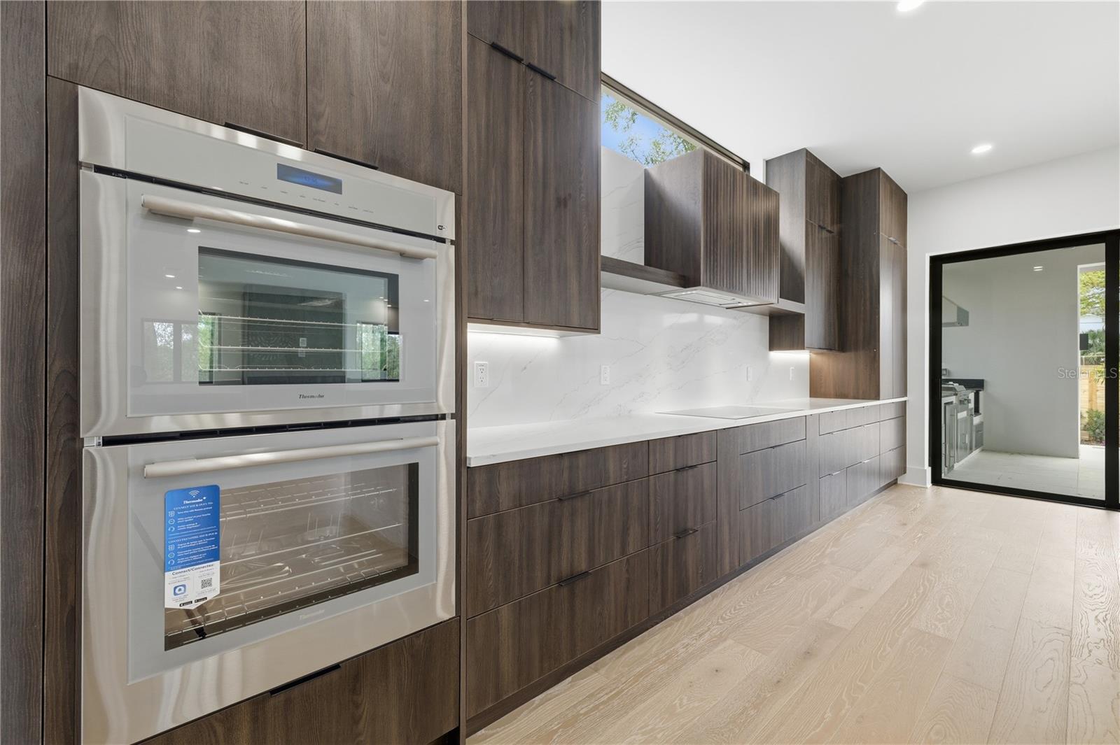 2517 N RIVERSIDE DR — photo 13