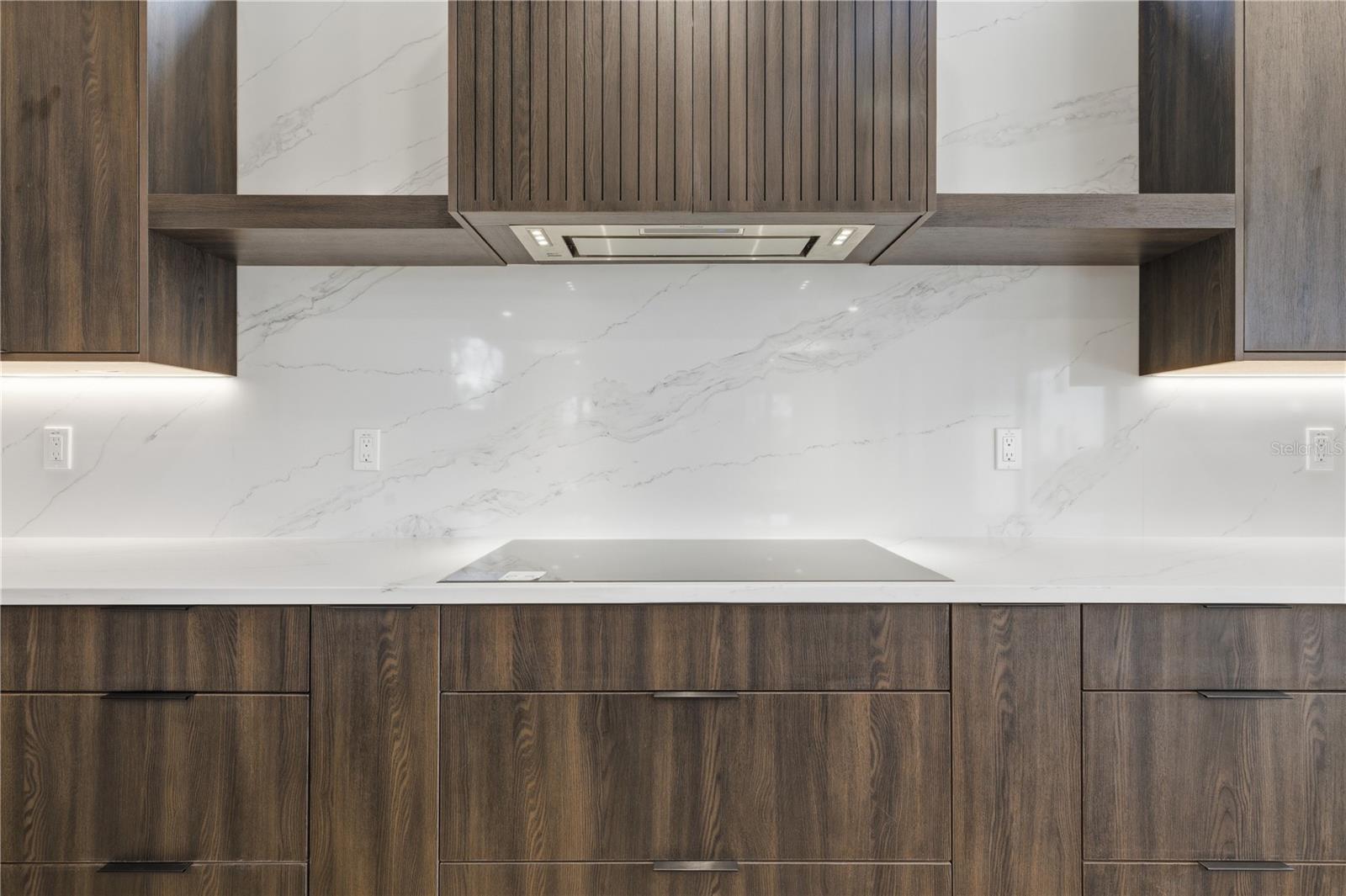 2517 N RIVERSIDE DR — photo 16