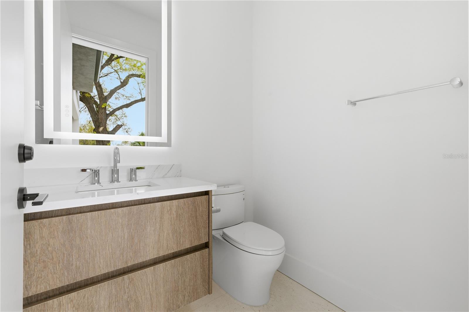 2517 N RIVERSIDE DR — photo 41