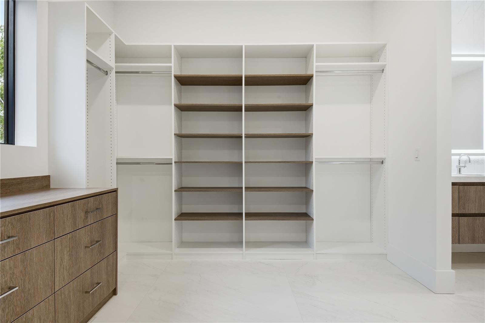 2517 N RIVERSIDE DR — photo 34