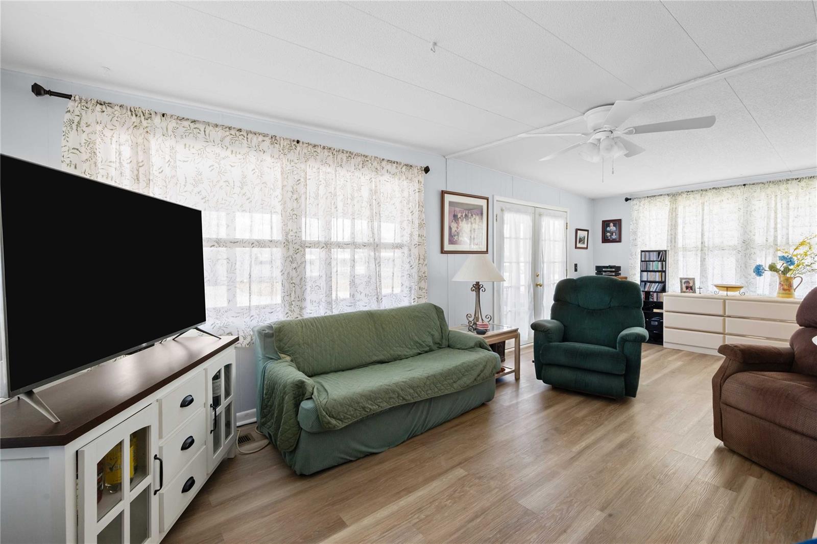 5301 FLINT ST — photo 4