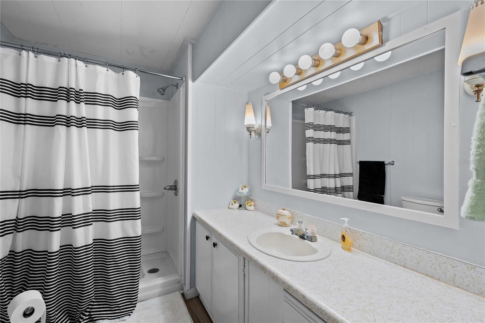 5301 FLINT ST — photo 23