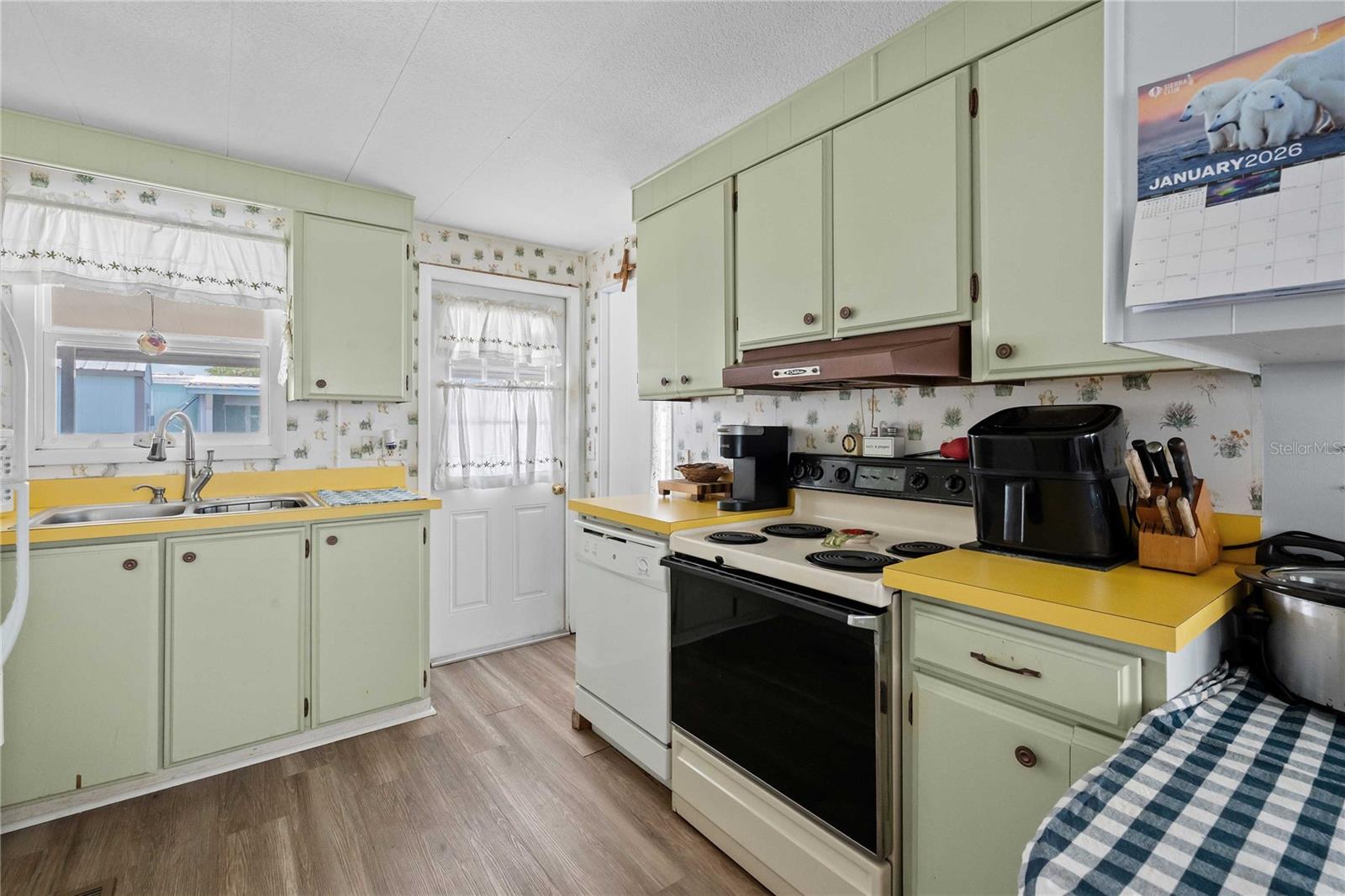 5301 FLINT ST — photo 10