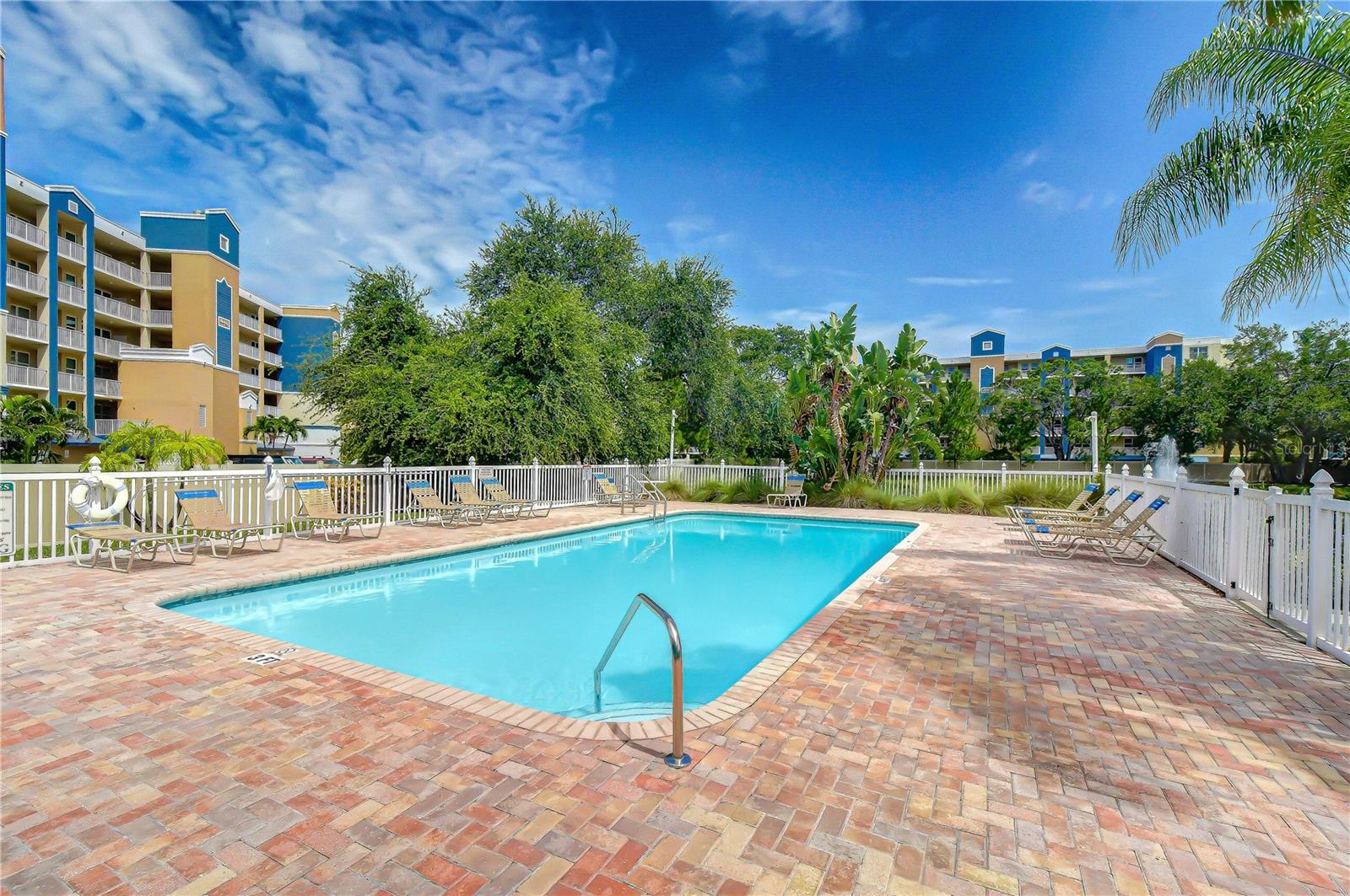 1050 STARKEY RD #2105 — photo 24