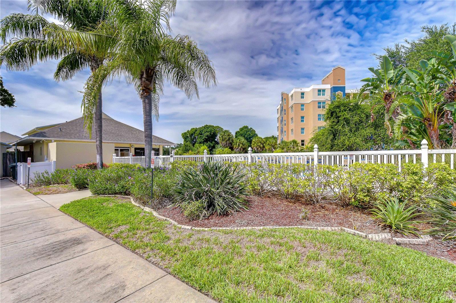 1050 STARKEY RD #2105 — photo 19