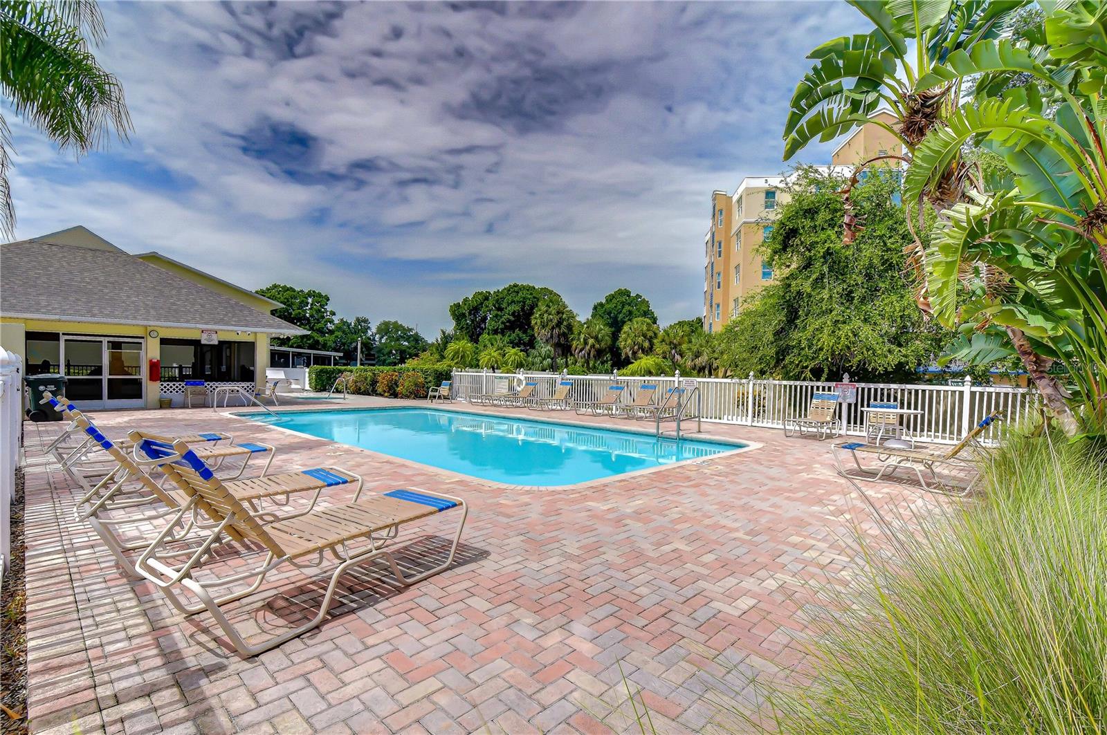 1050 STARKEY RD #2105 — photo 22