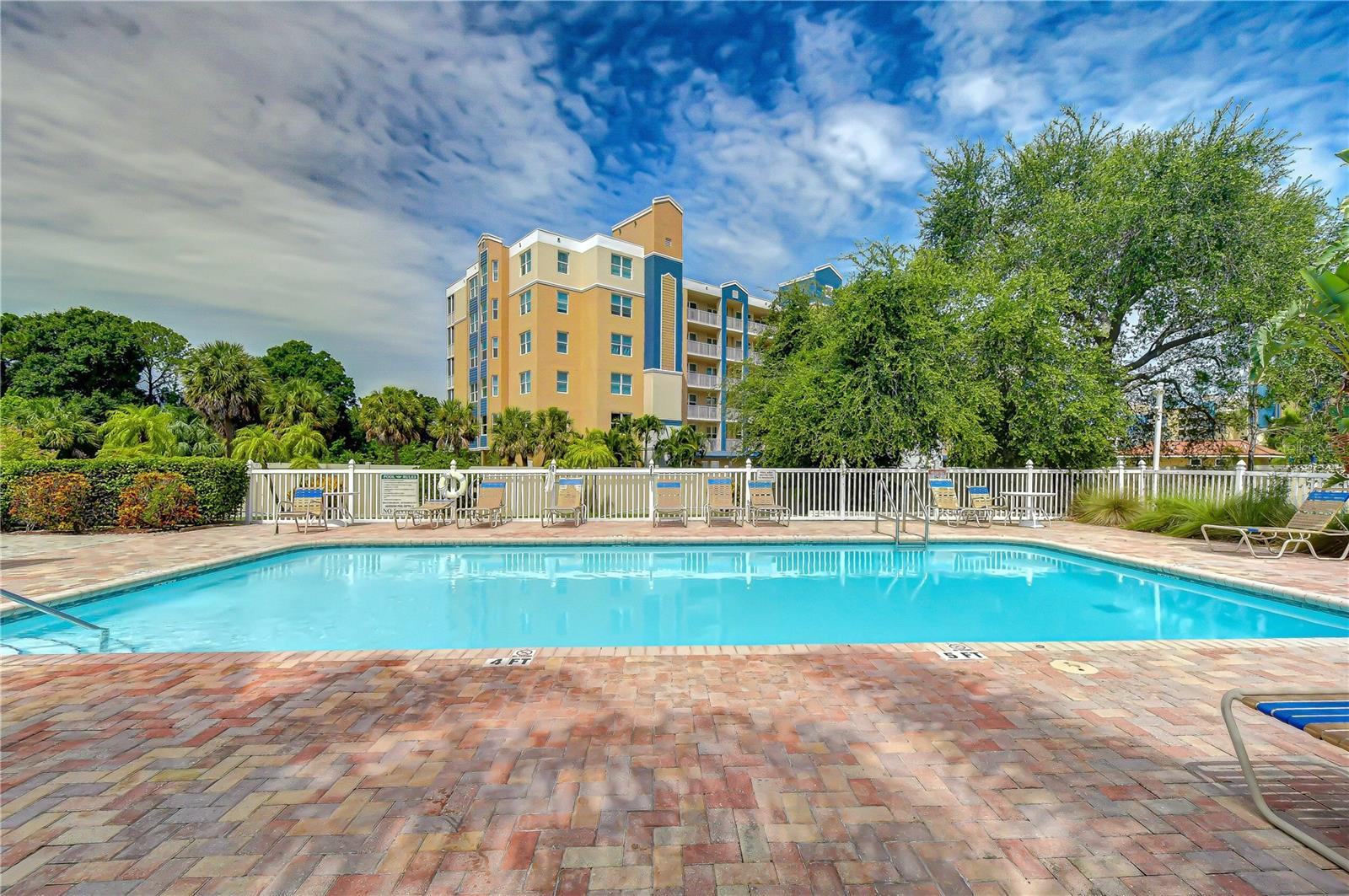 1050 STARKEY RD #2105 — photo 23