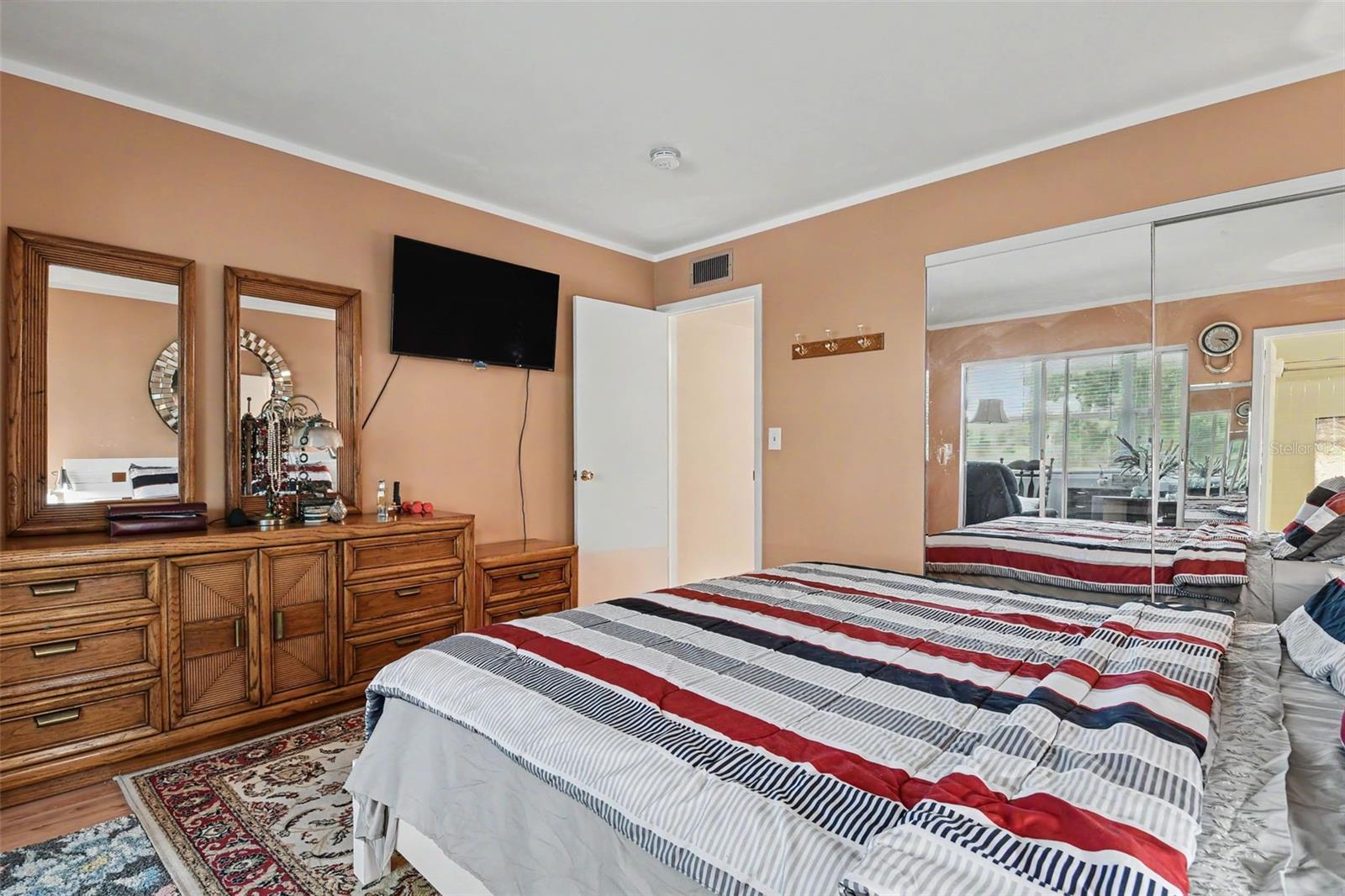 100 GLENNES LN #204 — photo 25