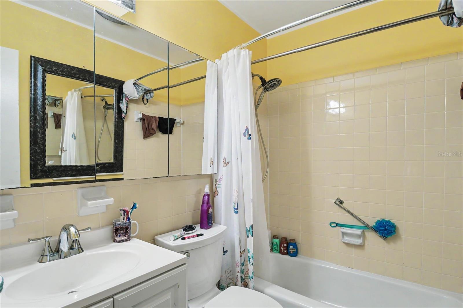 100 GLENNES LN #204 — photo 27