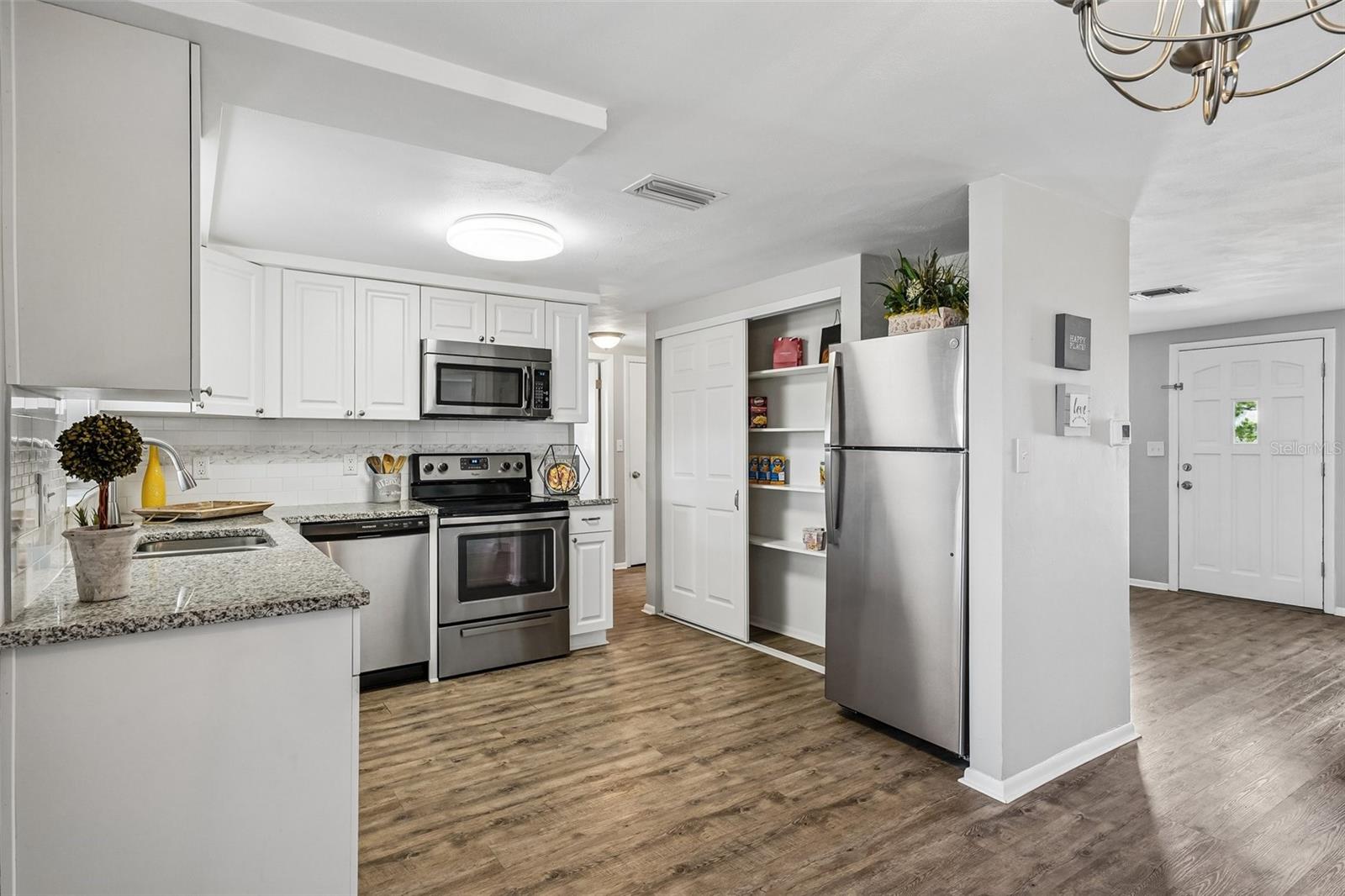7215 MAYFIELD DR — photo 26