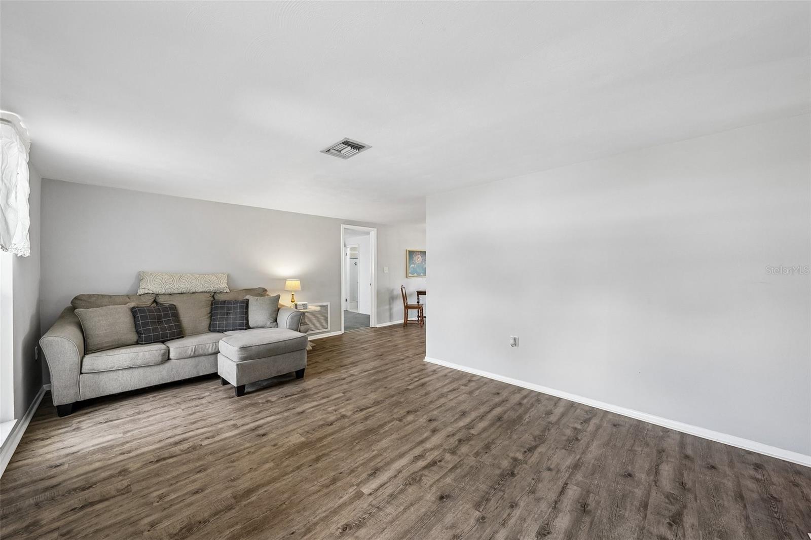7215 MAYFIELD DR — photo 16
