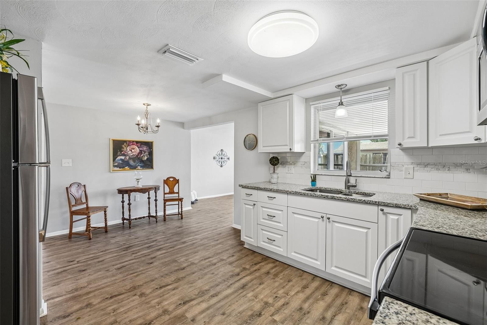 7215 MAYFIELD DR — photo 31