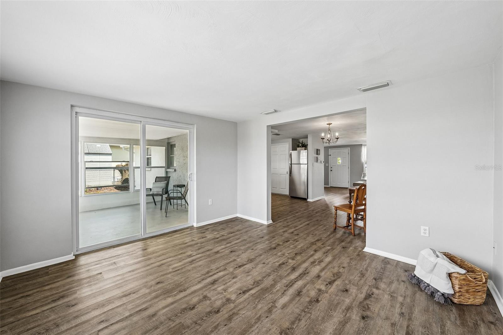 7215 MAYFIELD DR — photo 17