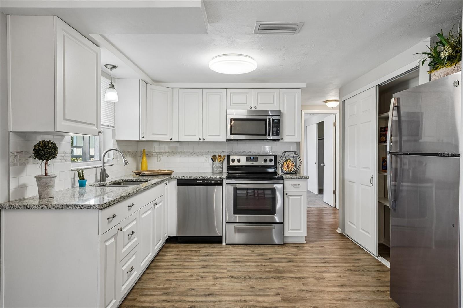 7215 MAYFIELD DR — photo 25