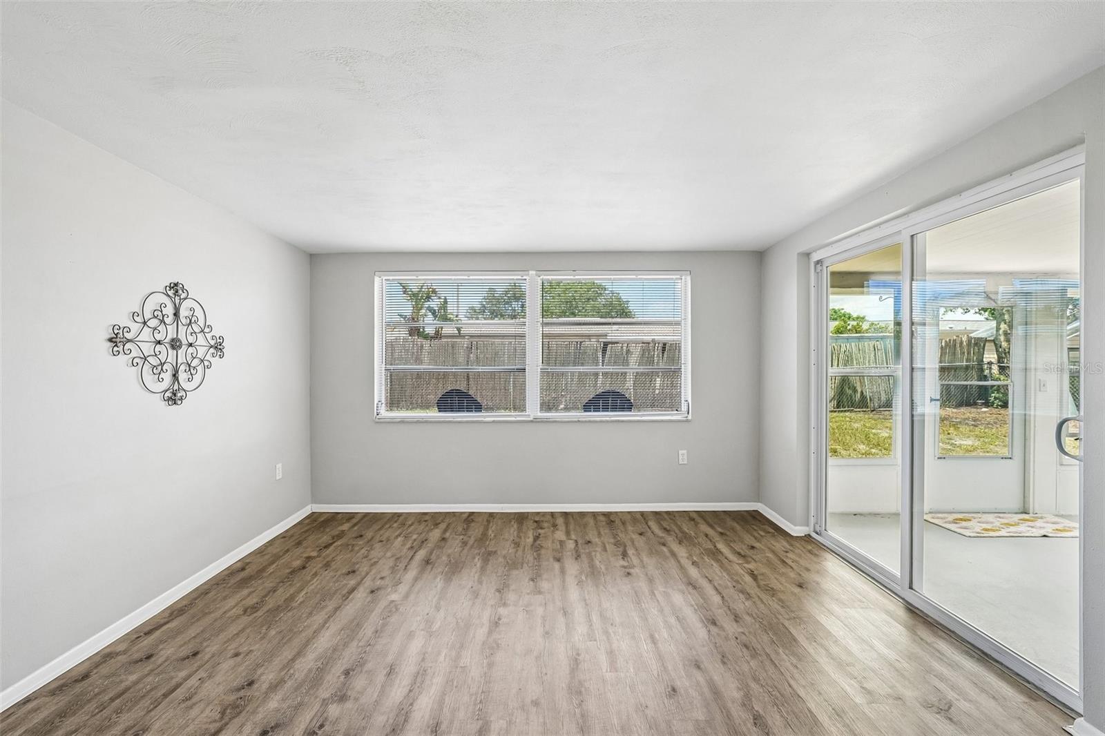 7215 MAYFIELD DR — photo 10