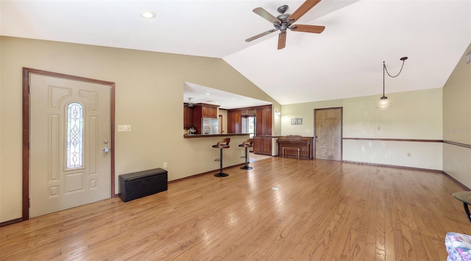 4842 NUTMEG AVE — photo 8