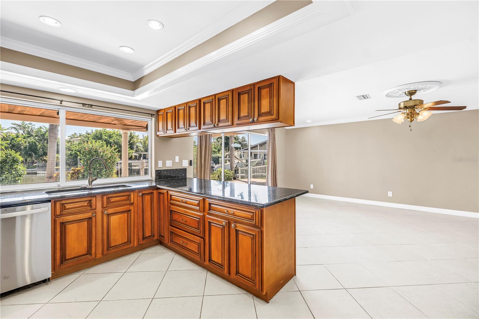 1820 TANGLEWOOD DR NE — photo 10