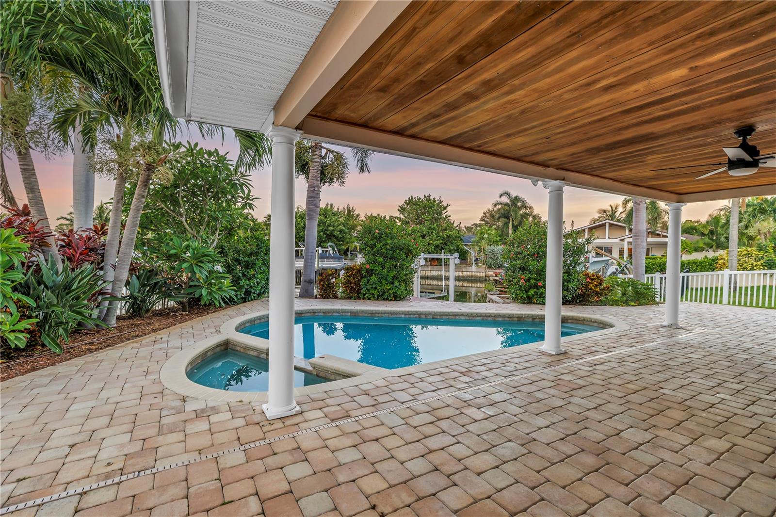 1820 TANGLEWOOD DR NE — photo 38