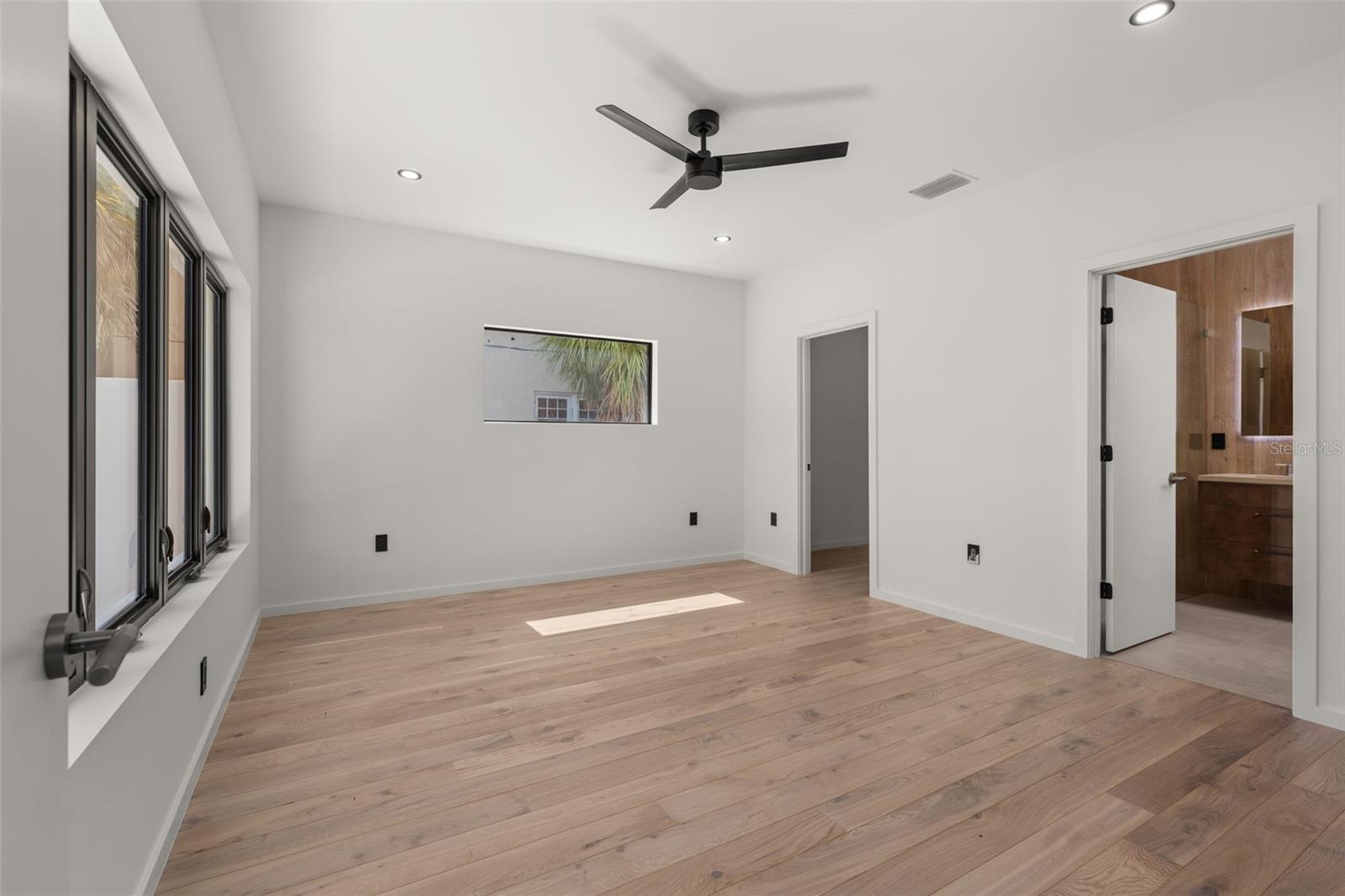 1681 OAK ST — photo 46