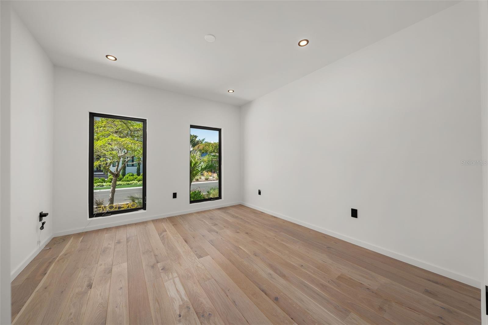 1681 OAK ST — photo 54