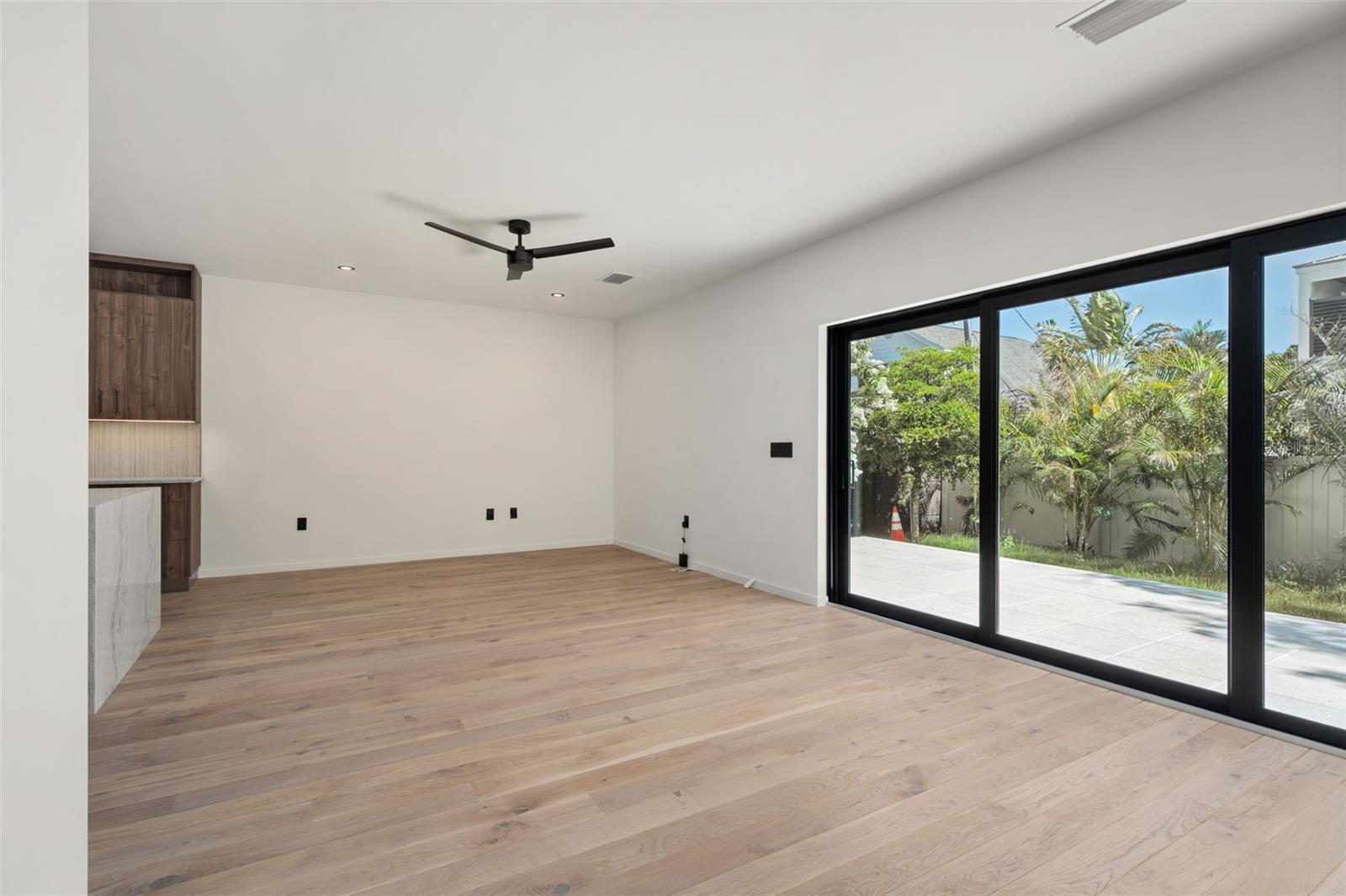 1681 OAK ST — photo 34