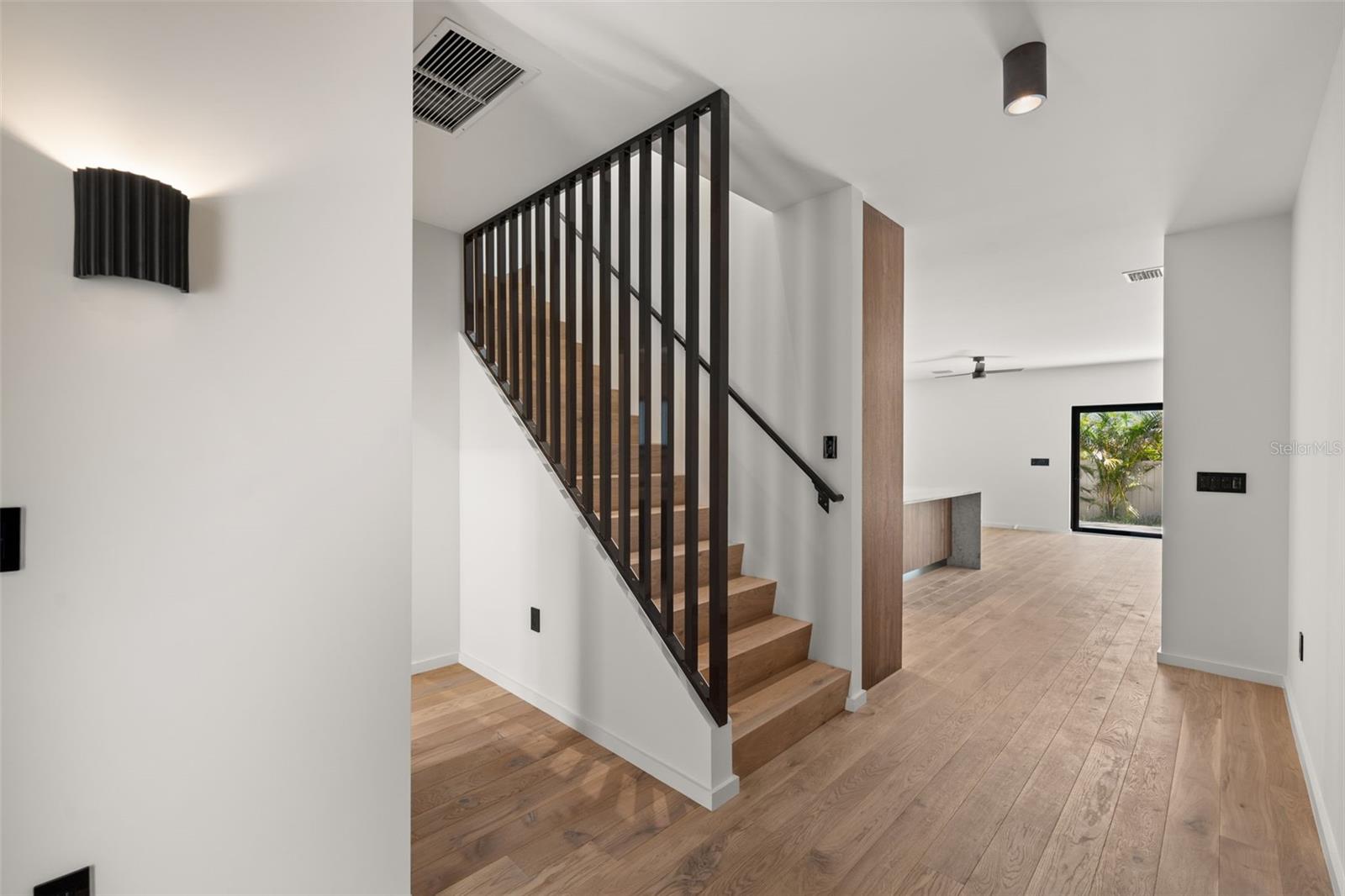 1681 OAK ST — photo 11