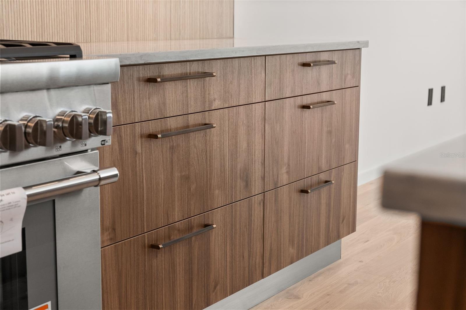 1681 OAK ST — photo 24