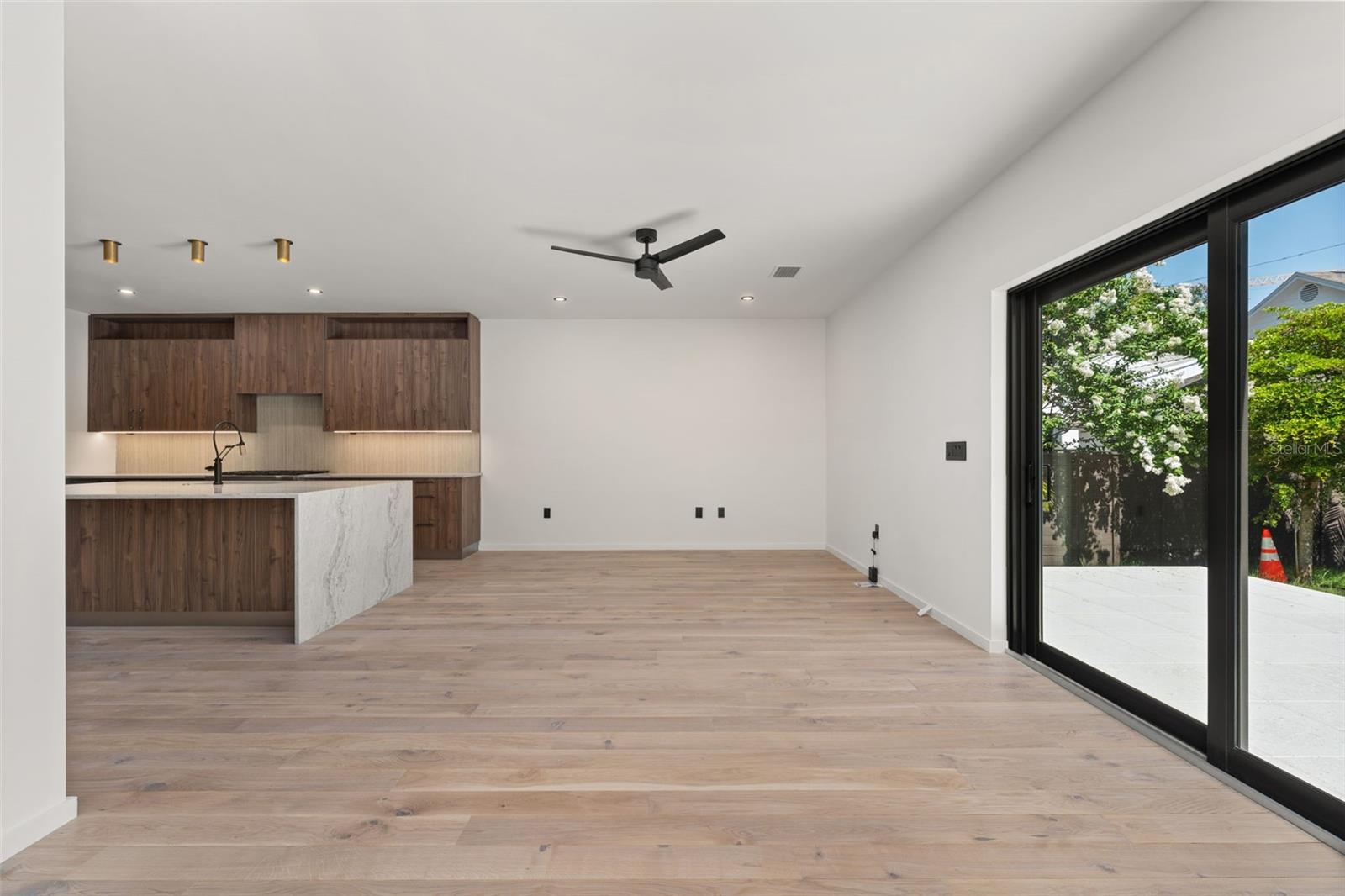 1681 OAK ST — photo 35