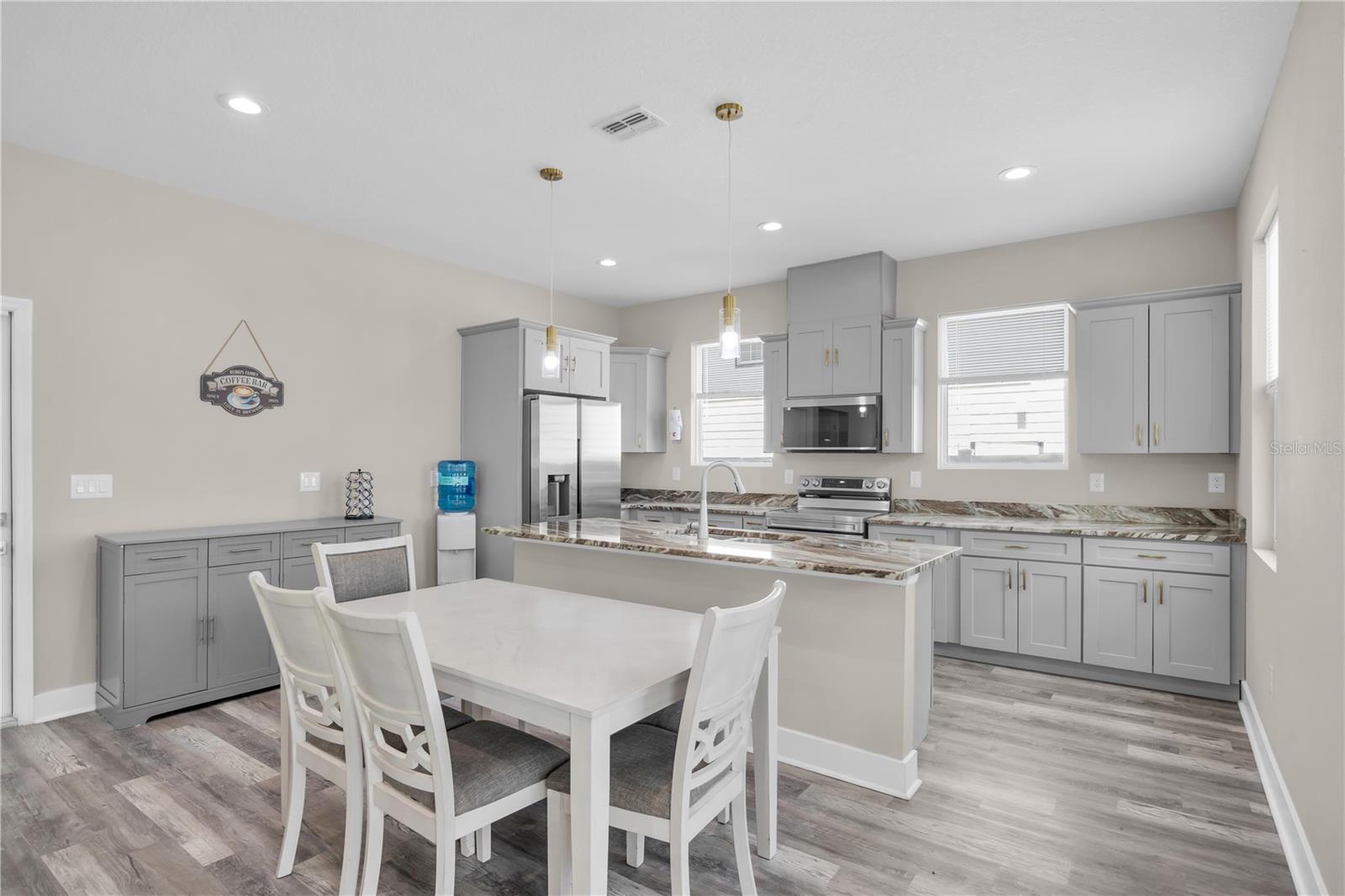 2404 CASSELL — photo 9