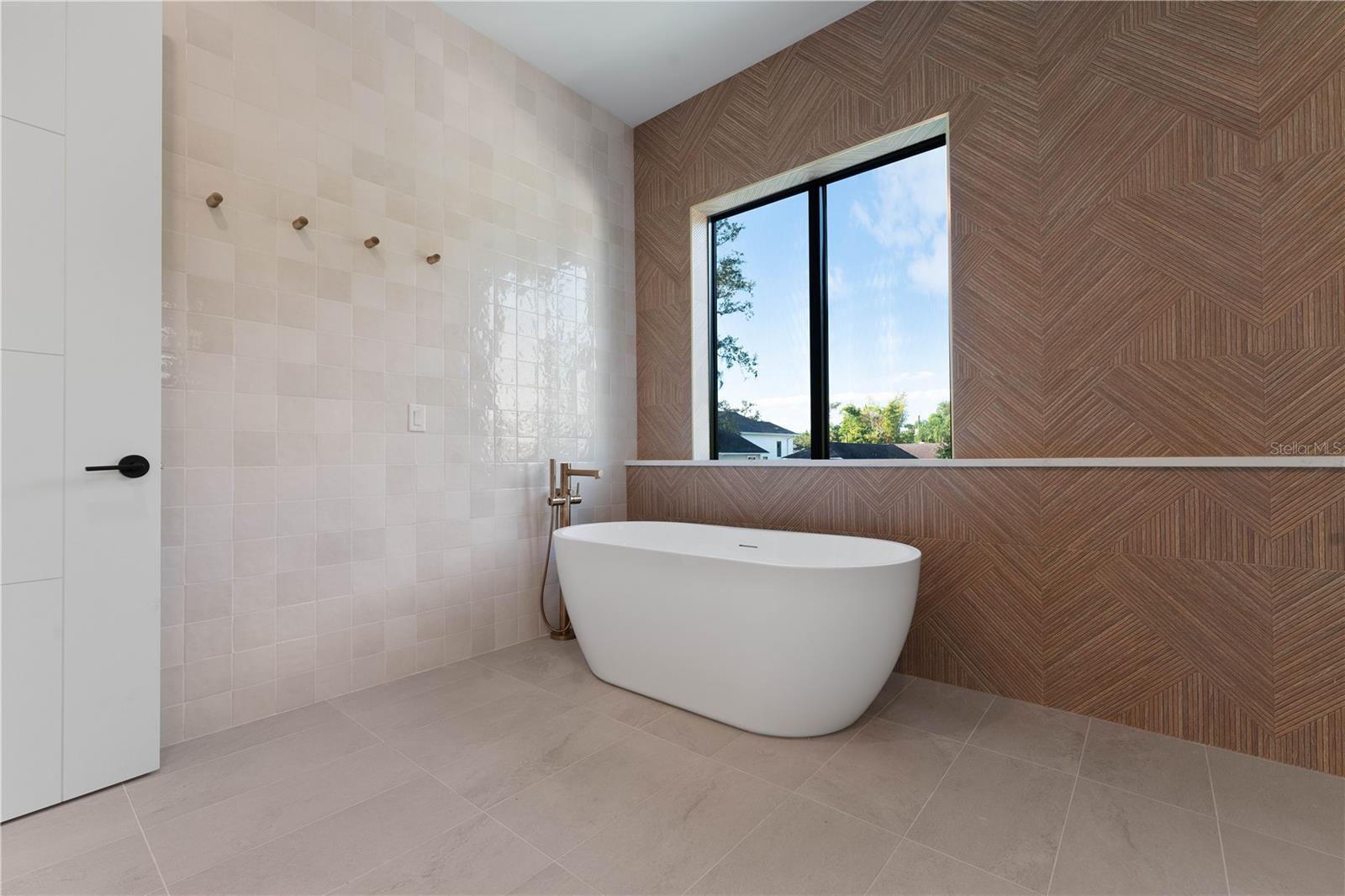 2519 N RIVERSIDE DR — photo 25