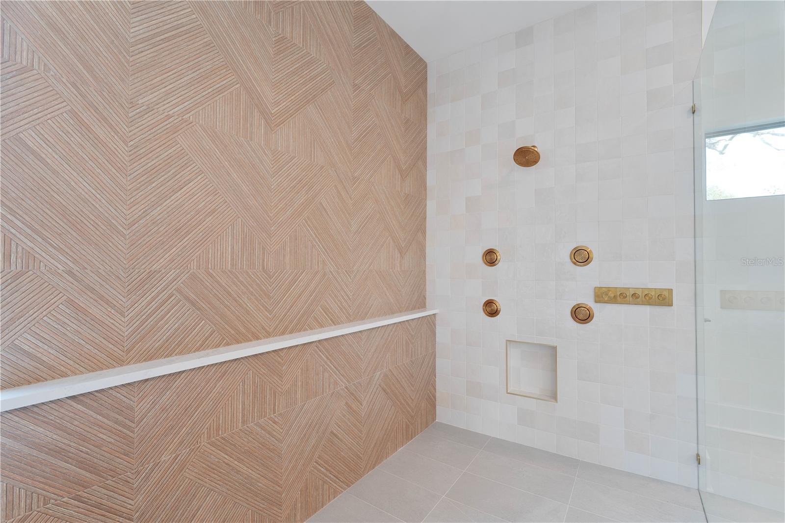 2519 N RIVERSIDE DR — photo 28