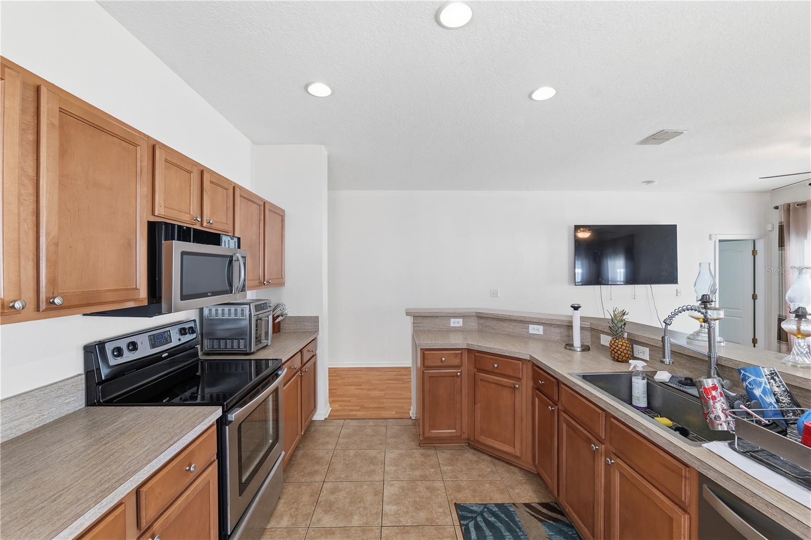 704 PARSONS POINTE ST — photo 13