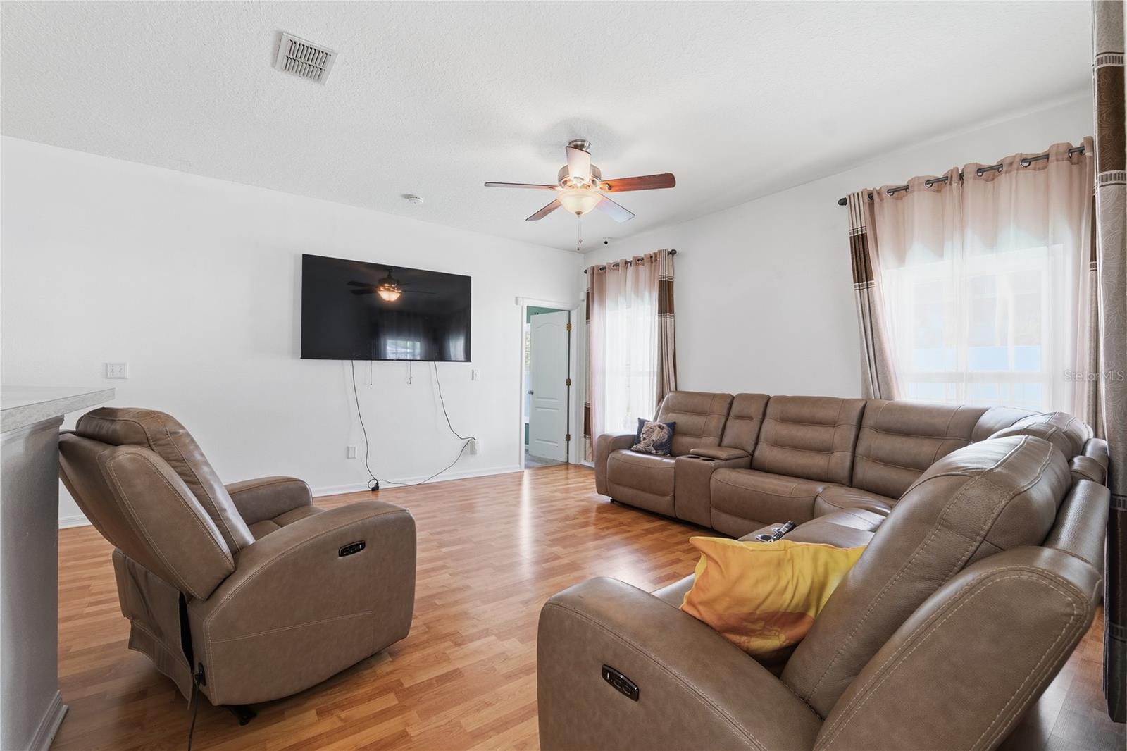 704 PARSONS POINTE ST — photo 10