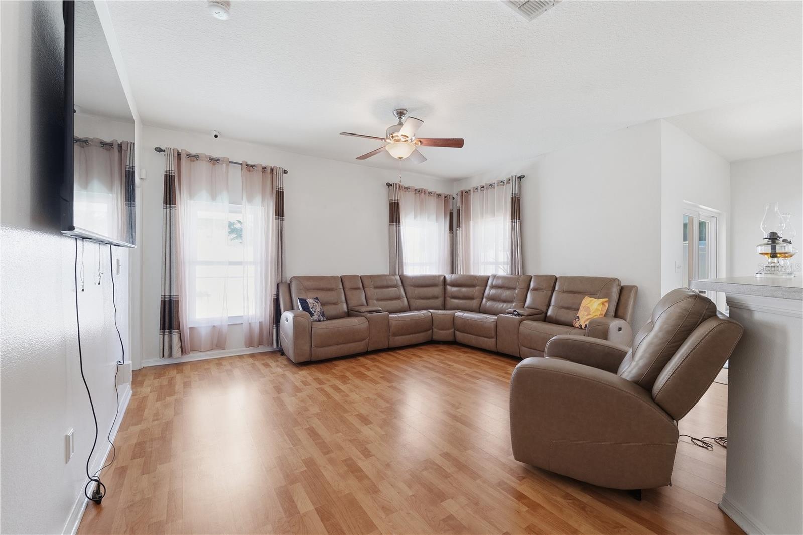 704 PARSONS POINTE ST — photo 11