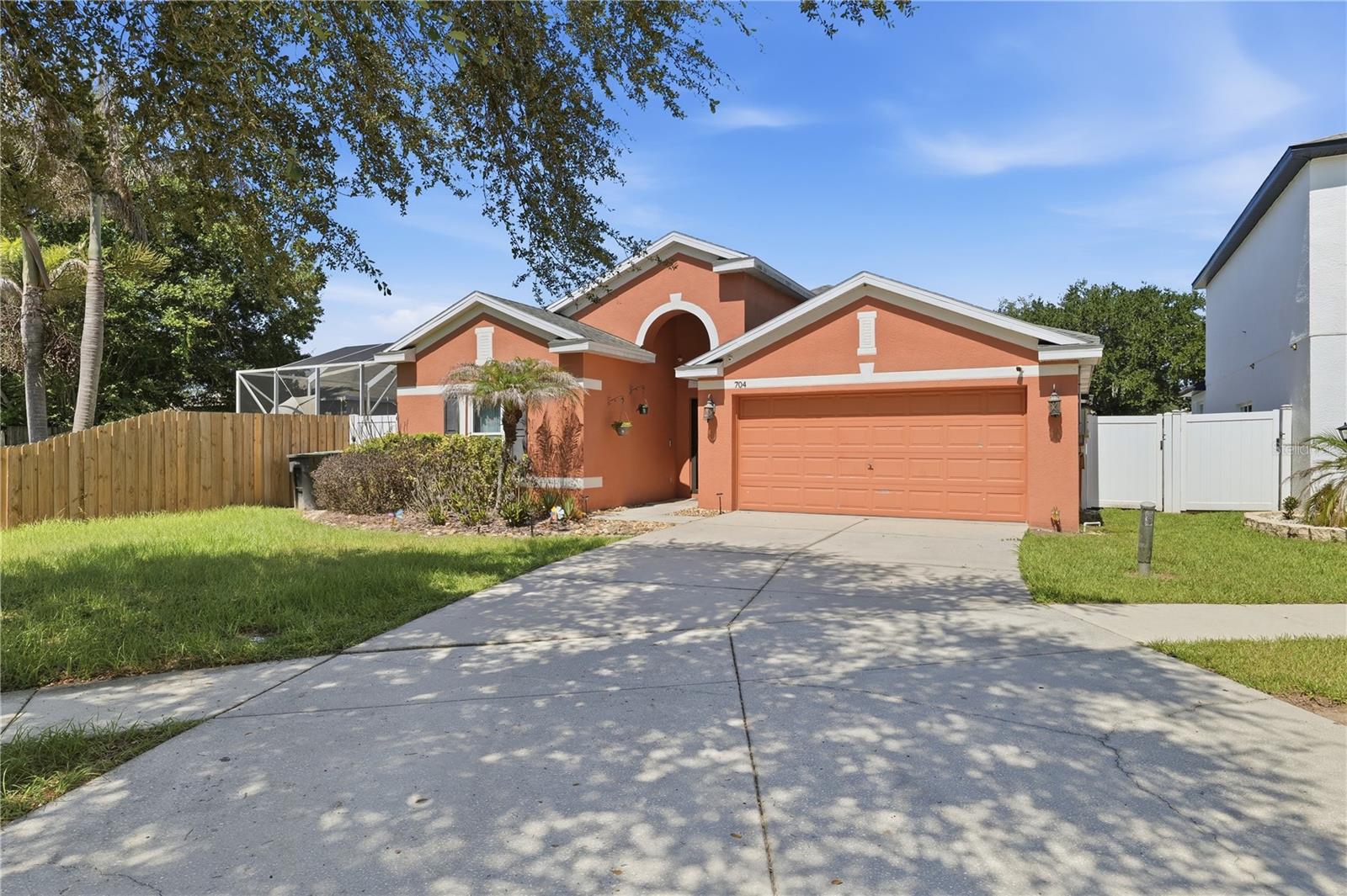 704 PARSONS POINTE ST — photo 4