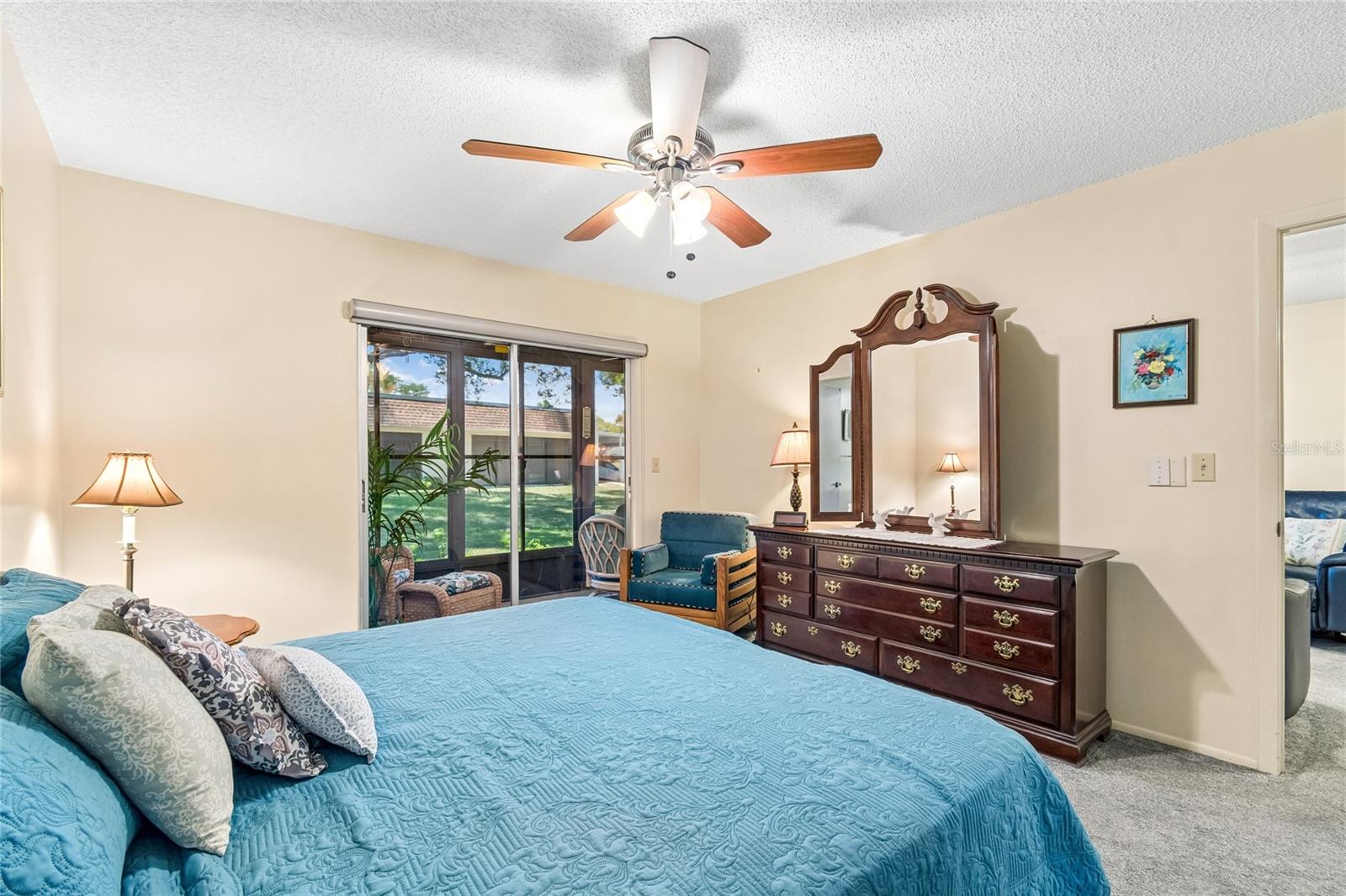 11340 CARRIAGE HILL DR #4 — photo 4