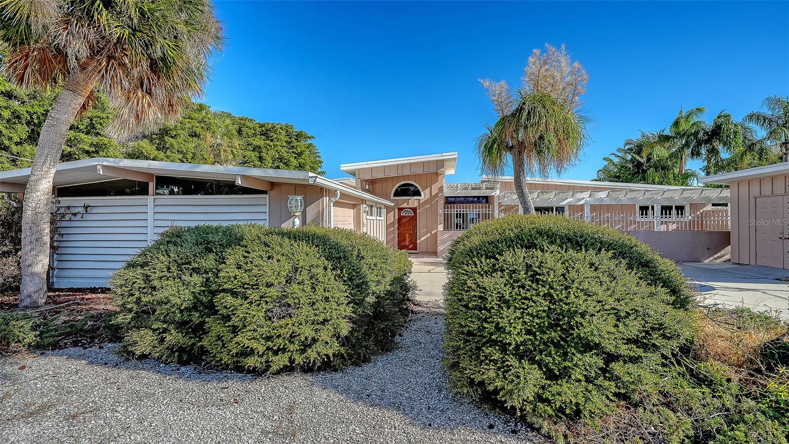355 S SHORE DR — photo 5