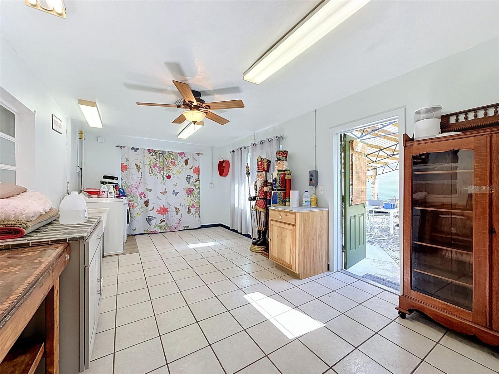 7813 LEO KIDD AVE — photo 35